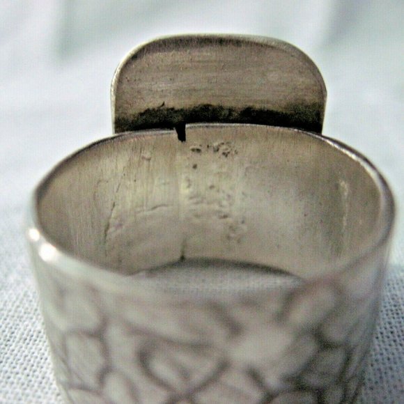 Handmade Sterling Silver Garnet Cigar band Ring - Picture 5 of 7